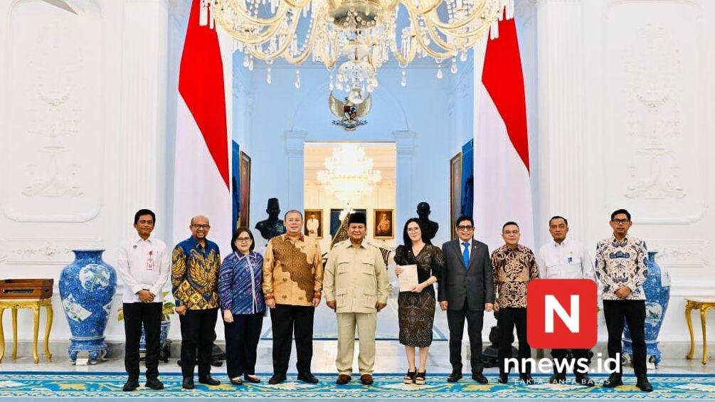 Presiden Prabowo Subianto menerima Tim Gabungan Perumus Undang-Undang Satu Data Indonesia di Istana Kepresidenan, Jakarta, pada Kamis, 29 Oktober 2026